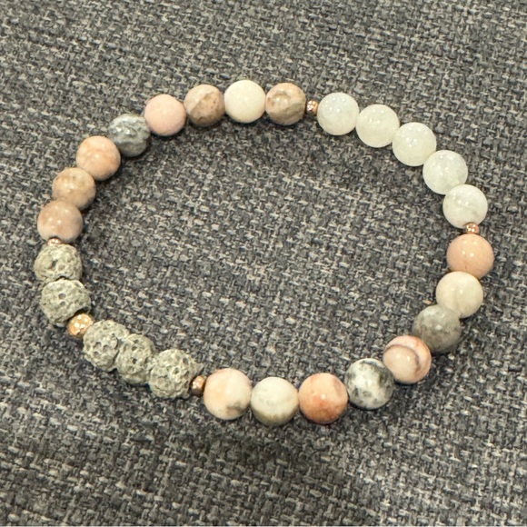Essential Oil Bracelet - Picture 1 of 3